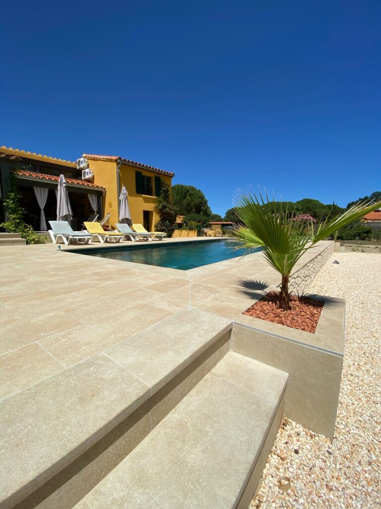 maçonnerie générale Perpignan, maçonnerie paysagère Argelès-sur-Mer, entreprise maçonnerie 66, aménagement extérieur Pyrénées-Orientales, travaux de maçonnerie Perpignan, rénovation façade 66, terrasse en béton Argelès, construction muret Perpignan, clôture en maçonnerie 66, MV Constructions Pyrénées-Orientales