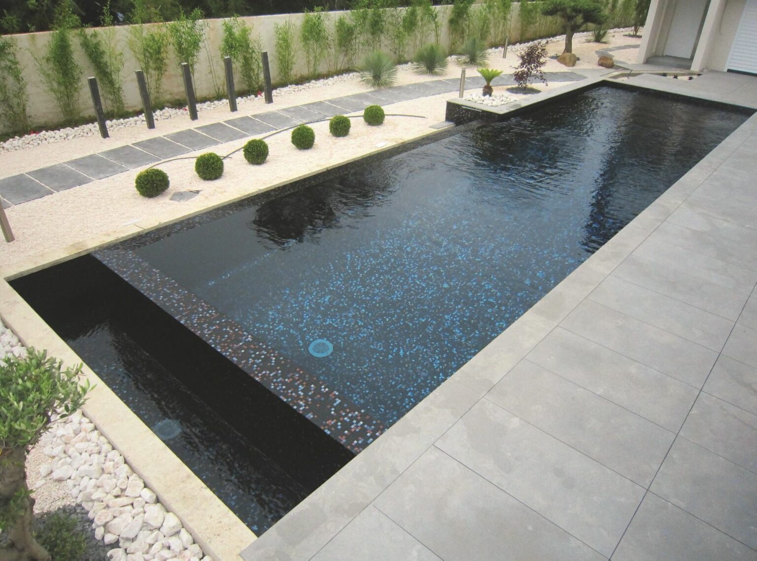 piscine intérieure-Pyrénées-Orientales-construction piscine-piscine chauffée-maçonnerie-sur mesure-travaux piscine-Argelès sur mer